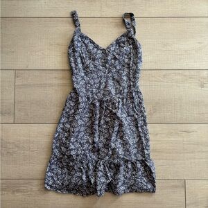 Hollister Floral Tiered Strappy Summer Sundress Dark Gray/White Size S